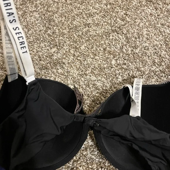 3 Victoria’s Secret 34DD Bras - Picture 5 of 8